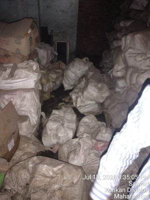 Flood Affected Stock of P.C. Cloth, Polyester Dyed Yarn, Spun Dyed Yarn, Lycell Linen yarn, Spun White Yarn